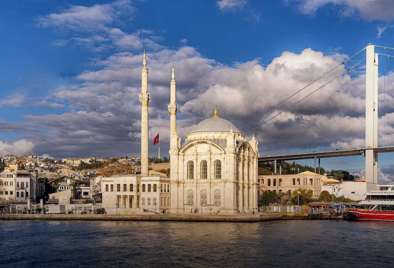 Ortaköy Camii